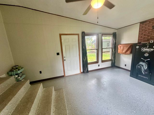 1709 S 11th Avenue, Ozark, MO 65721