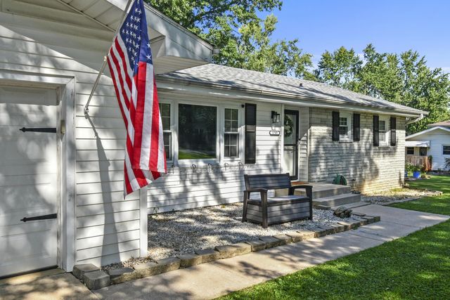 1709 S 11th Avenue, Ozark, MO 65721
