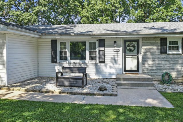 1709 S 11th Avenue, Ozark, MO 65721