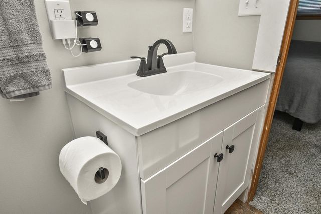 1709 S 11th Avenue, Ozark, MO 65721