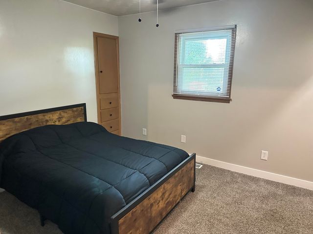 1709 S 11th Avenue, Ozark, MO 65721