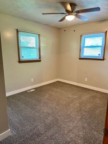 1709 S 11th Avenue, Ozark, MO 65721