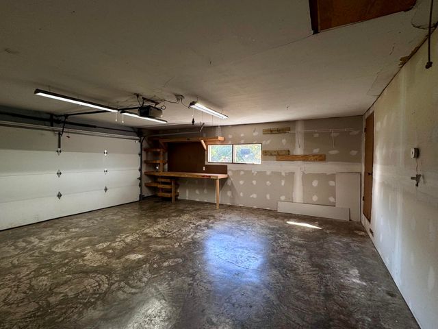 1709 S 11th Avenue, Ozark, MO 65721