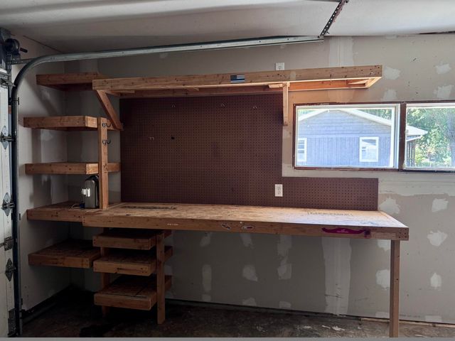 1709 S 11th Avenue, Ozark, MO 65721