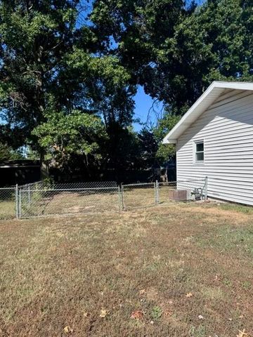 1709 S 11th Avenue, Ozark, MO 65721