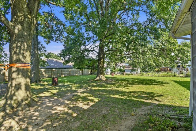 1709 S 11th Avenue, Ozark, MO 65721