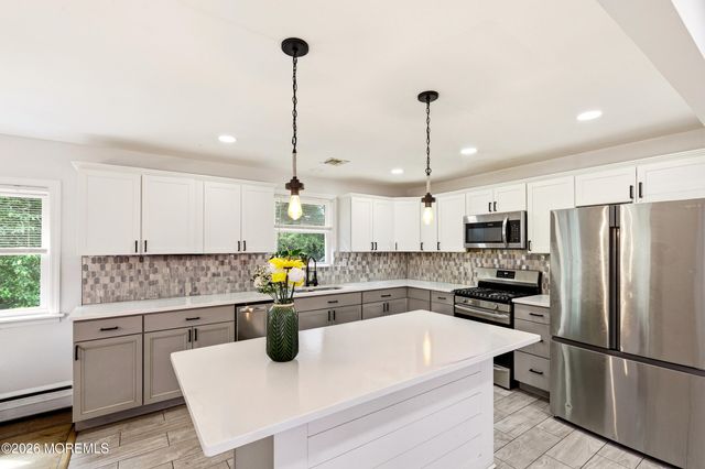 179 Nottoway Lane, Toms River, NJ 08755