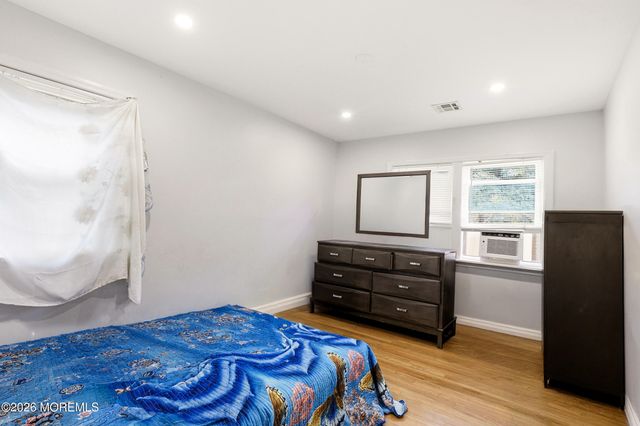179 Nottoway Lane, Toms River, NJ 08755