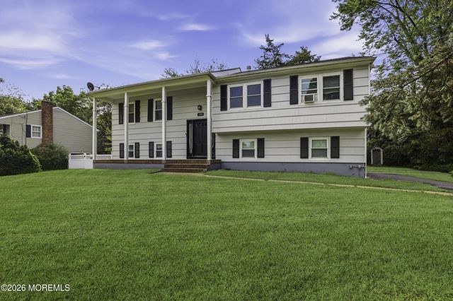 179 Nottoway Lane, Toms River, NJ 08755