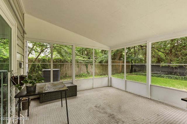 179 Nottoway Lane, Toms River, NJ 08755