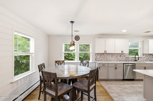 179 Nottoway Lane, Toms River, NJ 08755