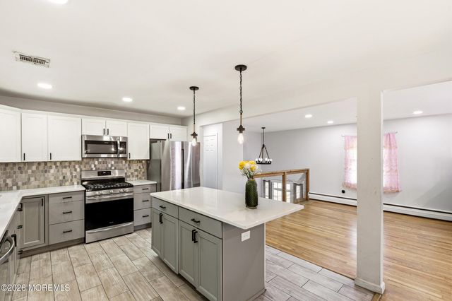 179 Nottoway Lane, Toms River, NJ 08755