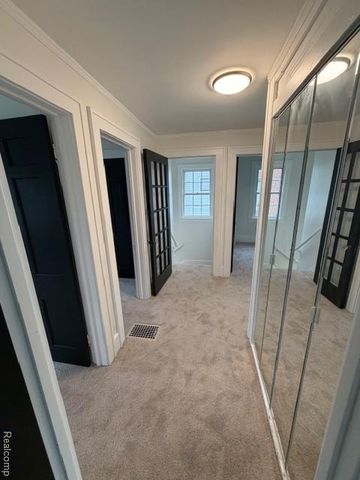 80 E Iroquois Road, Pontiac, MI 48341