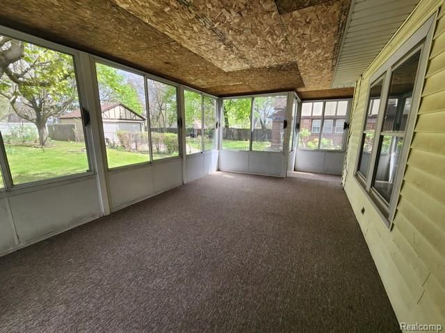 80 E Iroquois Road, Pontiac, MI 48341