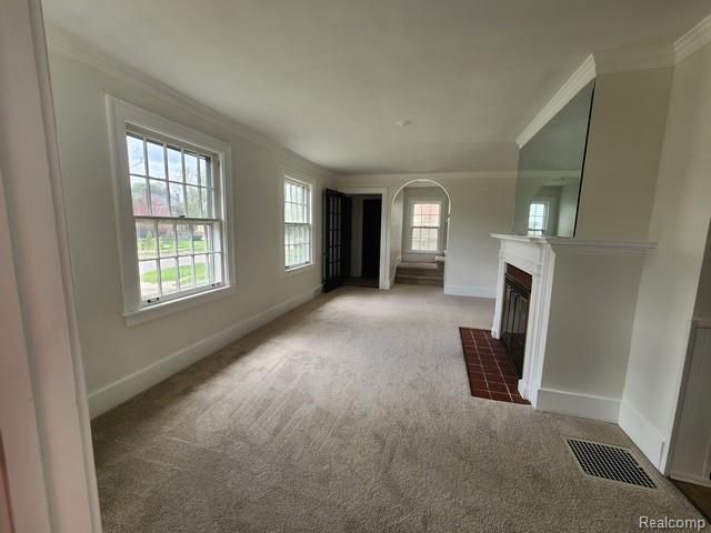 80 E Iroquois Road, Pontiac, MI 48341