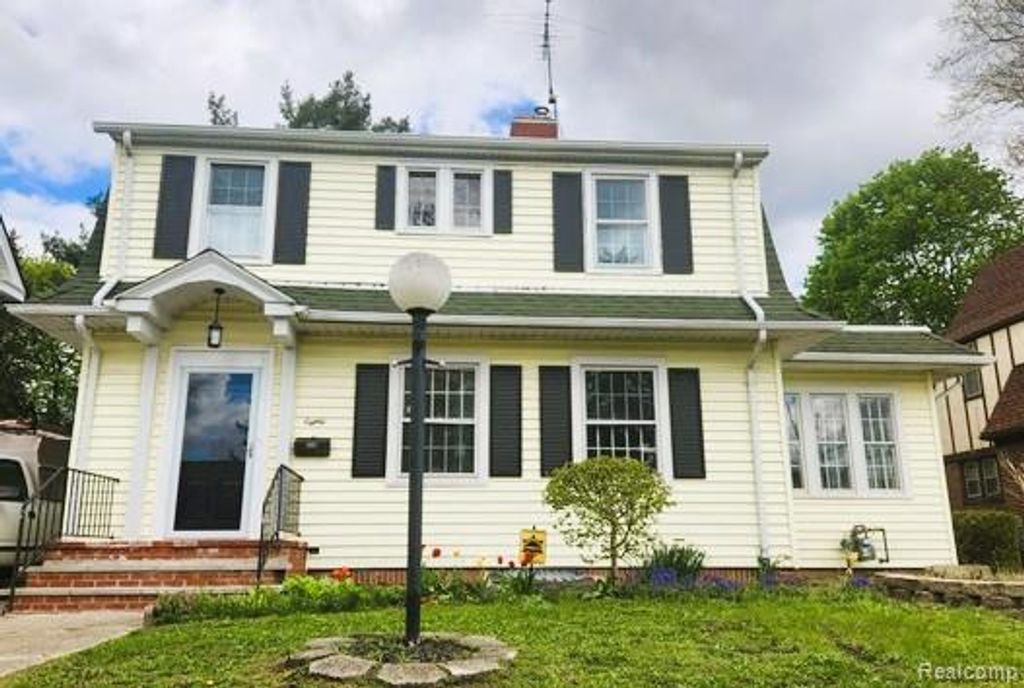 80 E Iroquois Road, Pontiac, MI 48341