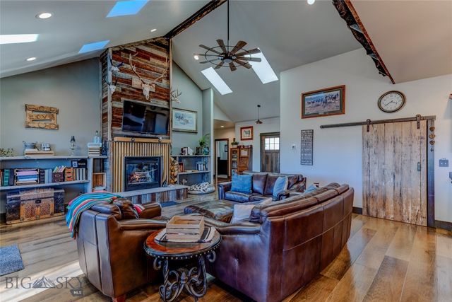 31 Bluffs Court, Clyde Park, MT 59018