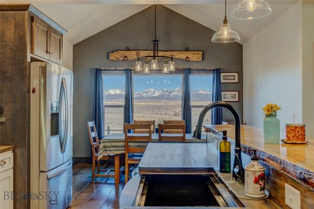 31 Bluffs Court, Clyde Park, MT 59018