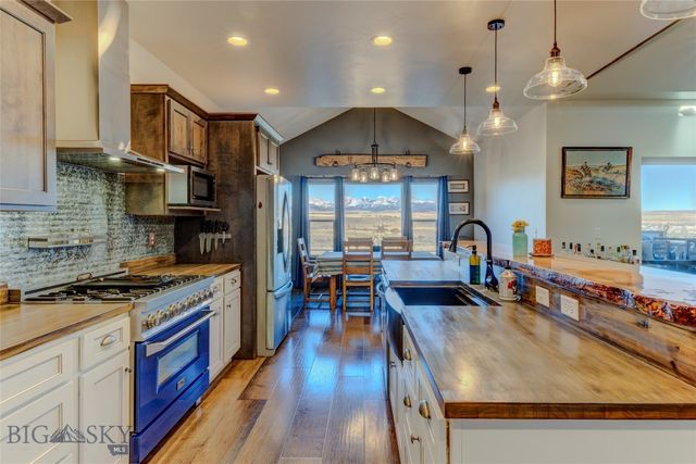 31 Bluffs Court, Clyde Park, MT 59018