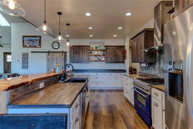 31 Bluffs Court, Clyde Park, MT 59018