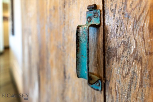 31 Bluffs Court, Clyde Park, MT 59018