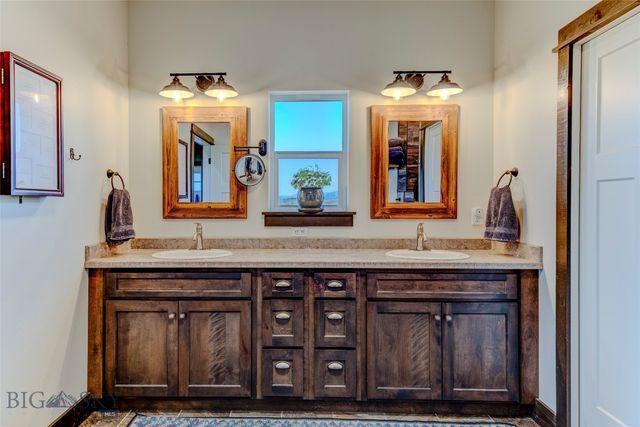 31 Bluffs Court, Clyde Park, MT 59018