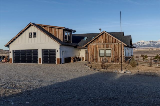 31 Bluffs Court, Clyde Park, MT 59018