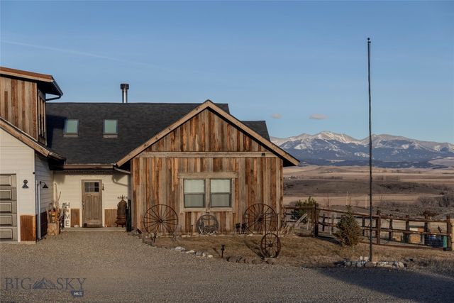 31 Bluffs Court, Clyde Park, MT 59018