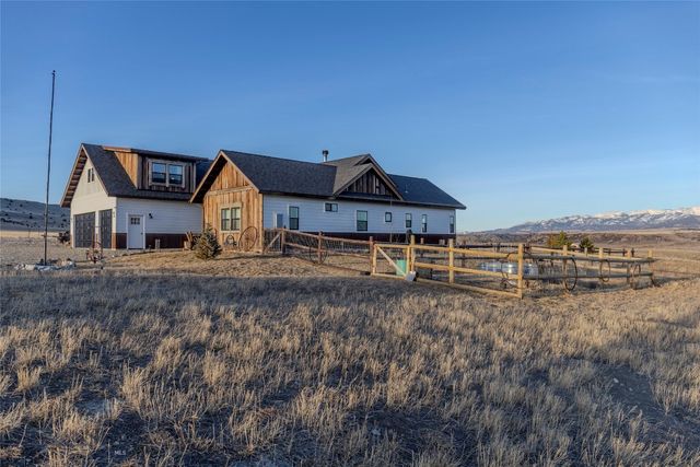 31 Bluffs Court, Clyde Park, MT 59018