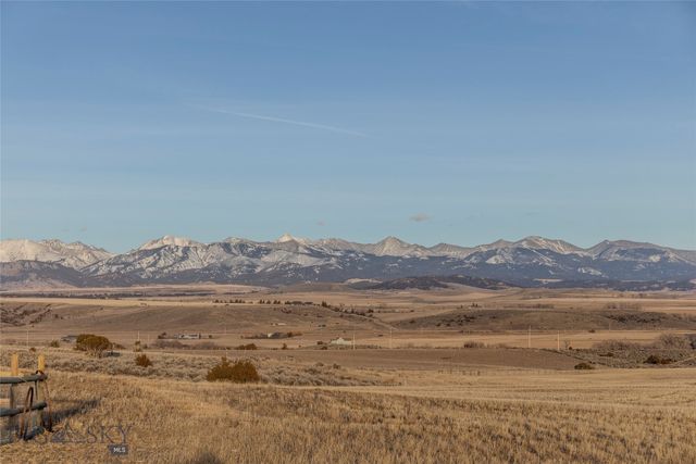 31 Bluffs Court, Clyde Park, MT 59018