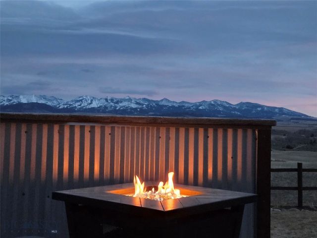 31 Bluffs Court, Clyde Park, MT 59018