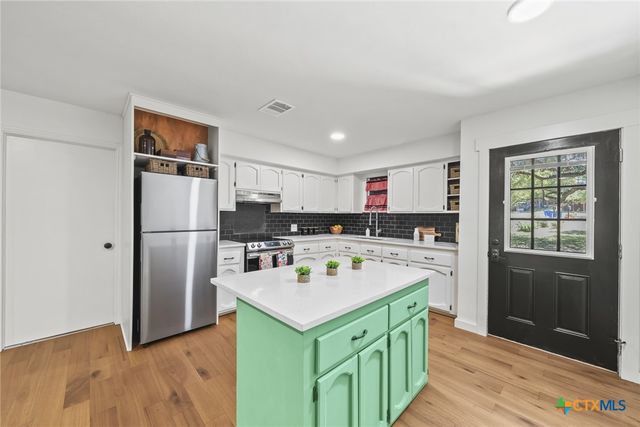 3067 Lakeview Drive, Canyon Lake, TX 78133