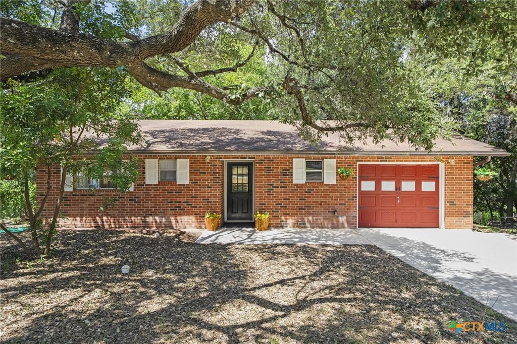 3067 Lakeview Drive, Canyon Lake, TX 78133