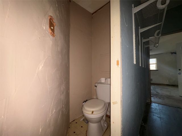 124 S Mountain Ridge, Cresson, TX 76035