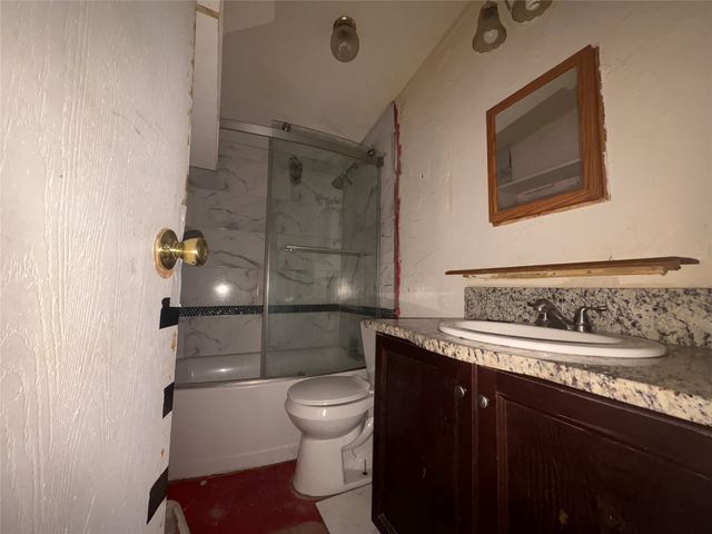 124 S Mountain Ridge, Cresson, TX 76035