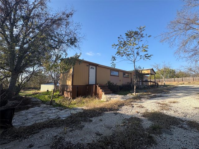 124 S Mountain Ridge, Cresson, TX 76035