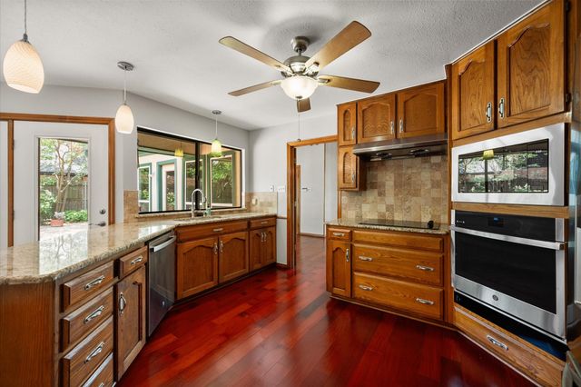 4503 Lake Park Drive, Arlington, TX 76016