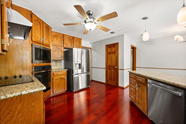 4503 Lake Park Drive, Arlington, TX 76016