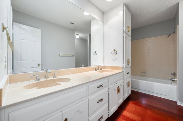 4503 Lake Park Drive, Arlington, TX 76016
