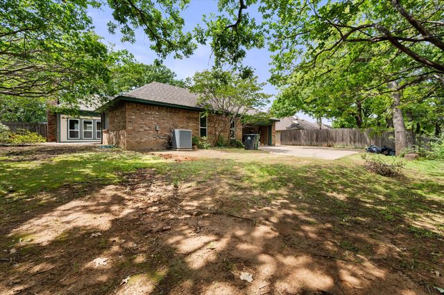 4503 Lake Park Drive, Arlington, TX 76016