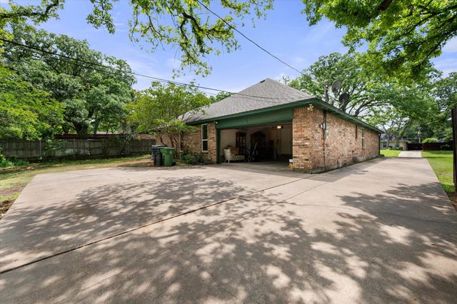 4503 Lake Park Drive, Arlington, TX 76016