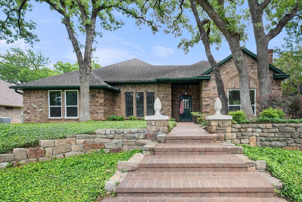 4503 Lake Park Drive, Arlington, TX 76016