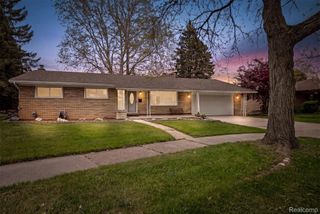 11215 Chippewa Drive, Warren, MI 48093