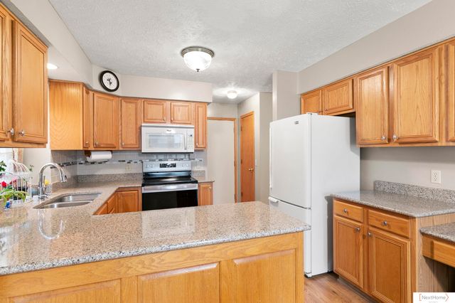 4215 S 40th Street, Lincoln, NE 68506