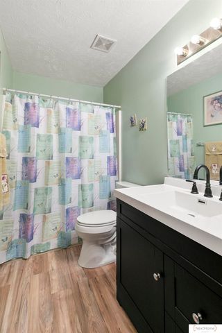 4215 S 40th Street, Lincoln, NE 68506