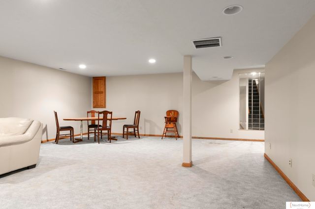 4215 S 40th Street, Lincoln, NE 68506