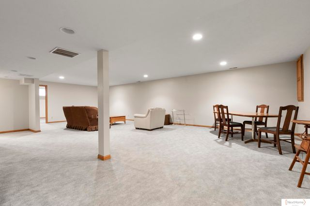 4215 S 40th Street, Lincoln, NE 68506