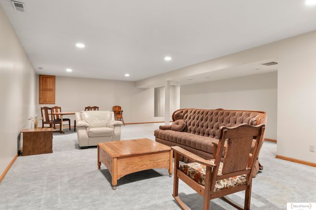 4215 S 40th Street, Lincoln, NE 68506