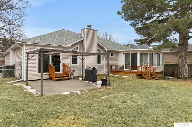 4215 S 40th Street, Lincoln, NE 68506