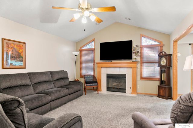 4215 S 40th Street, Lincoln, NE 68506